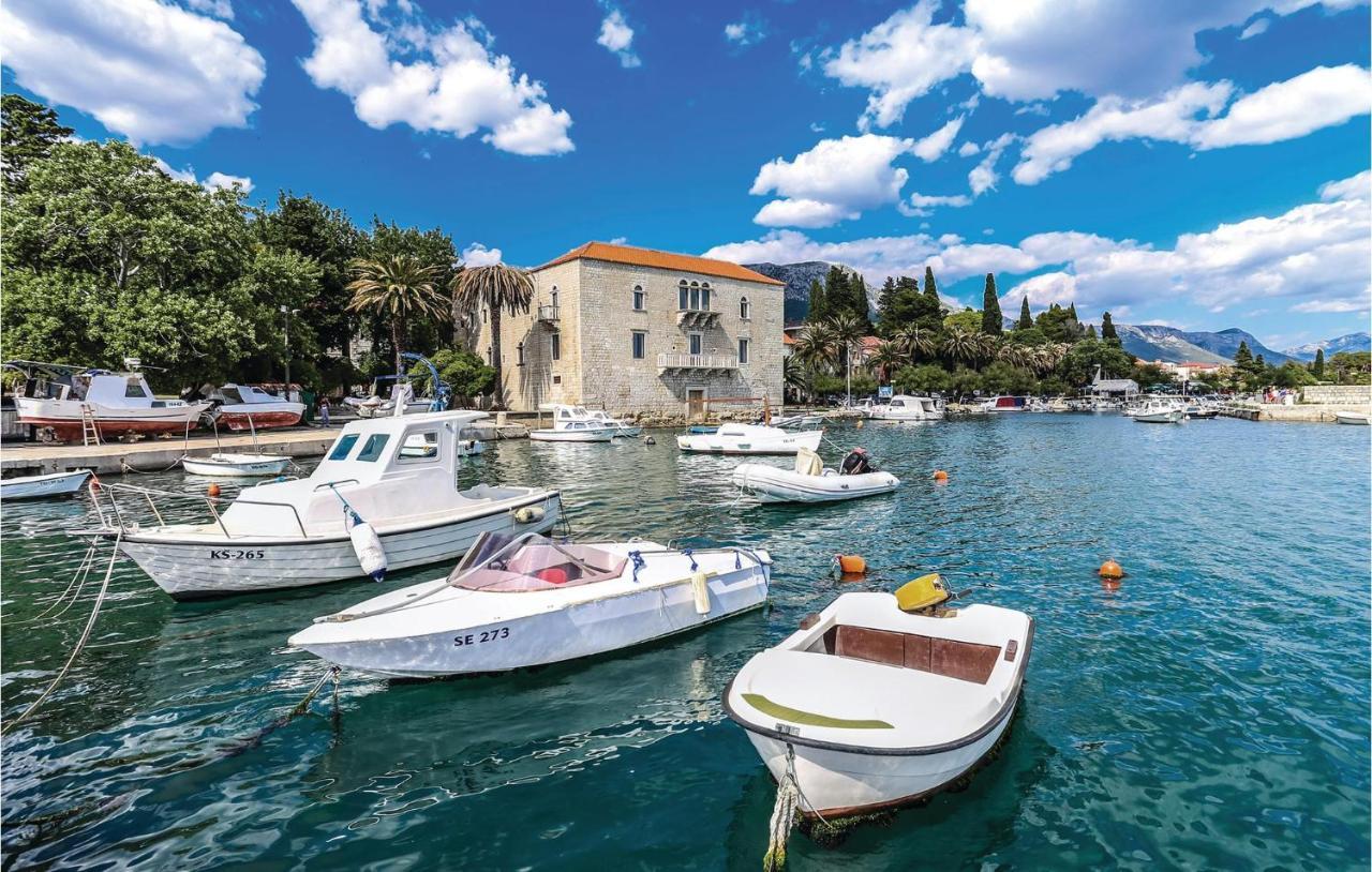 Stunning Apartment In Kastel Luksic With Wifi Kastela Exterior photo