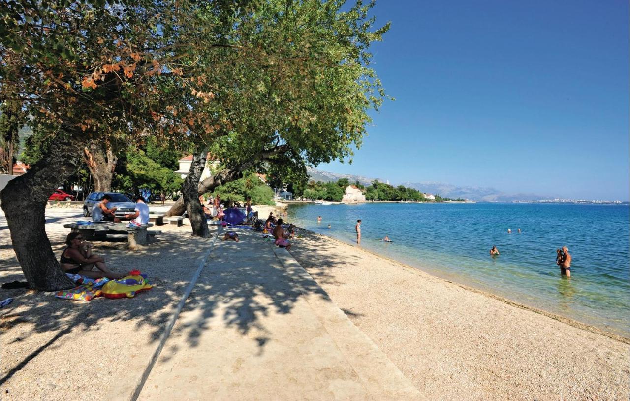 Stunning Apartment In Kastel Luksic With Wifi Kastela Exterior photo